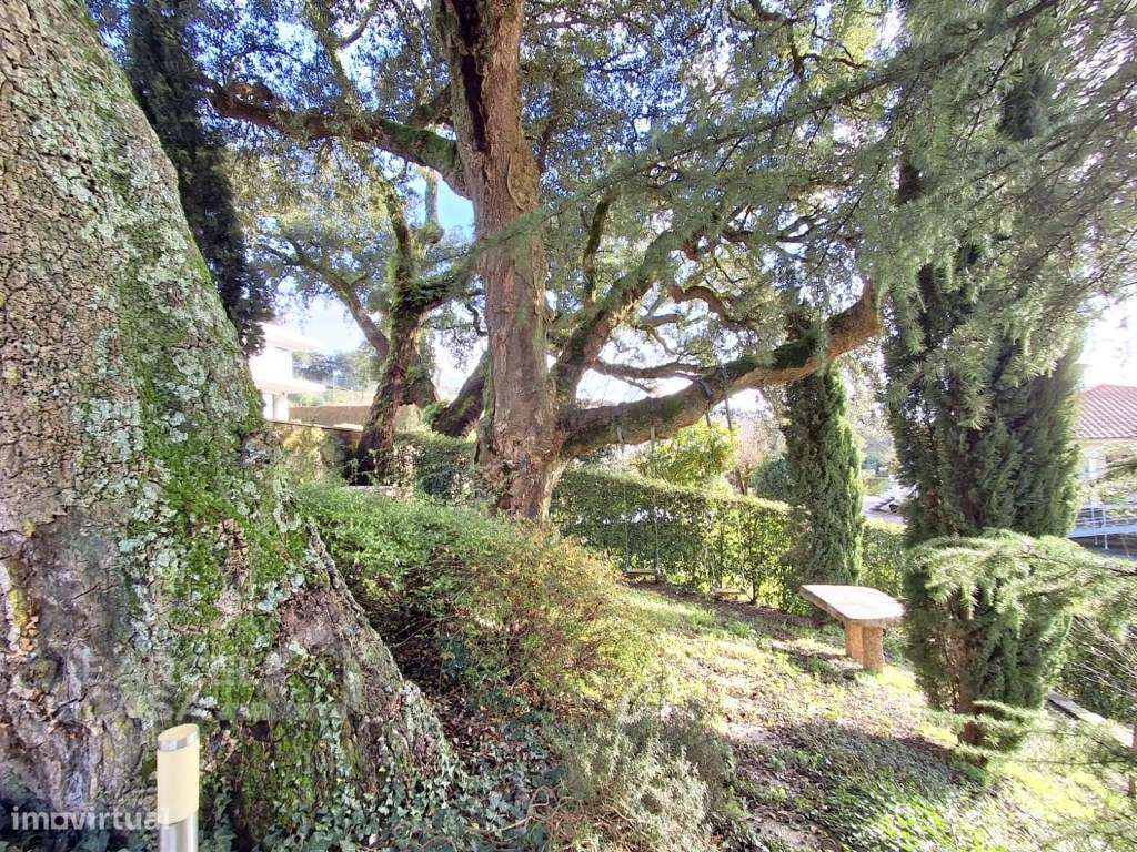 Moradia T4 em pedra, com piscina em Airó - Barcelos-42