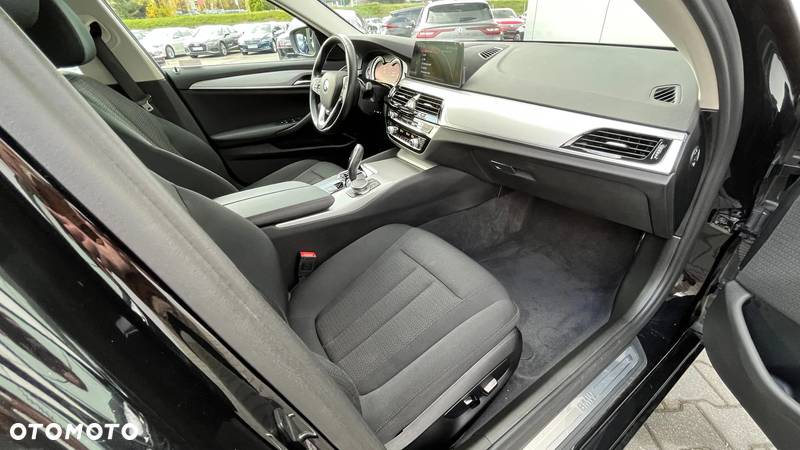 BMW Seria 5 520d xDrive MHEV Business Edition - 29