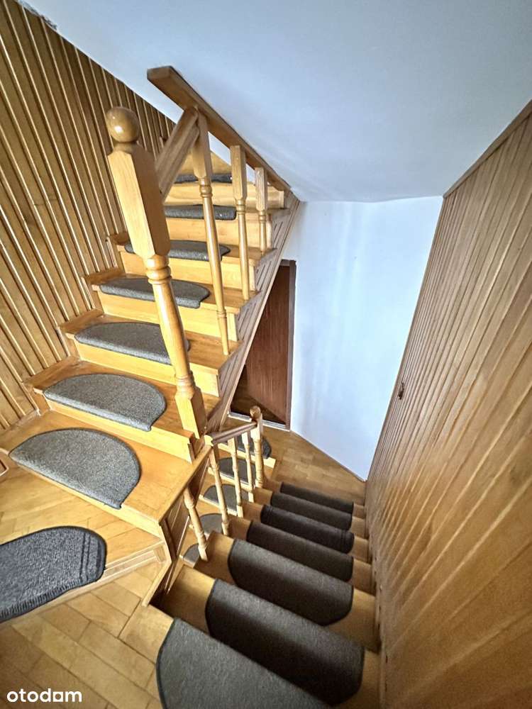 Przestronny dom 332 m² – idealny pod inwestycję-8