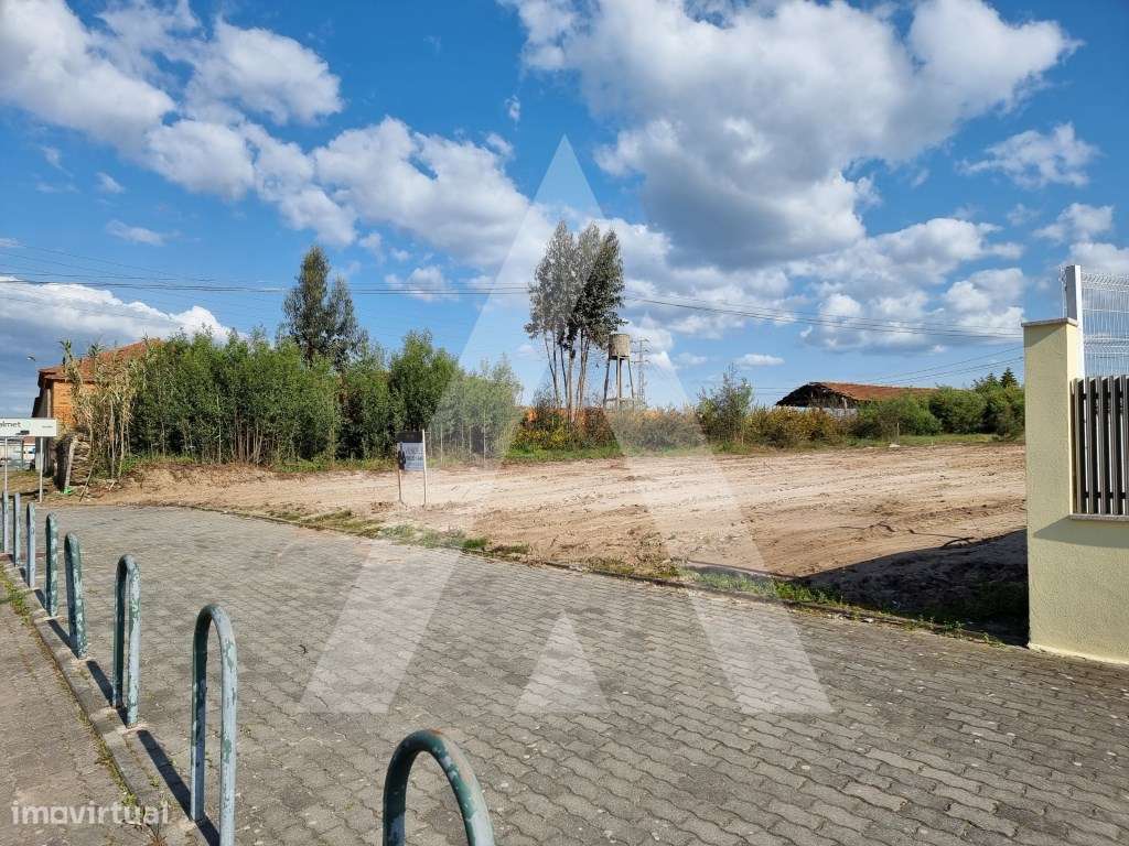 Terreno centro de Ovar - Junto Estação Comboios - Grande imagem: 3/26