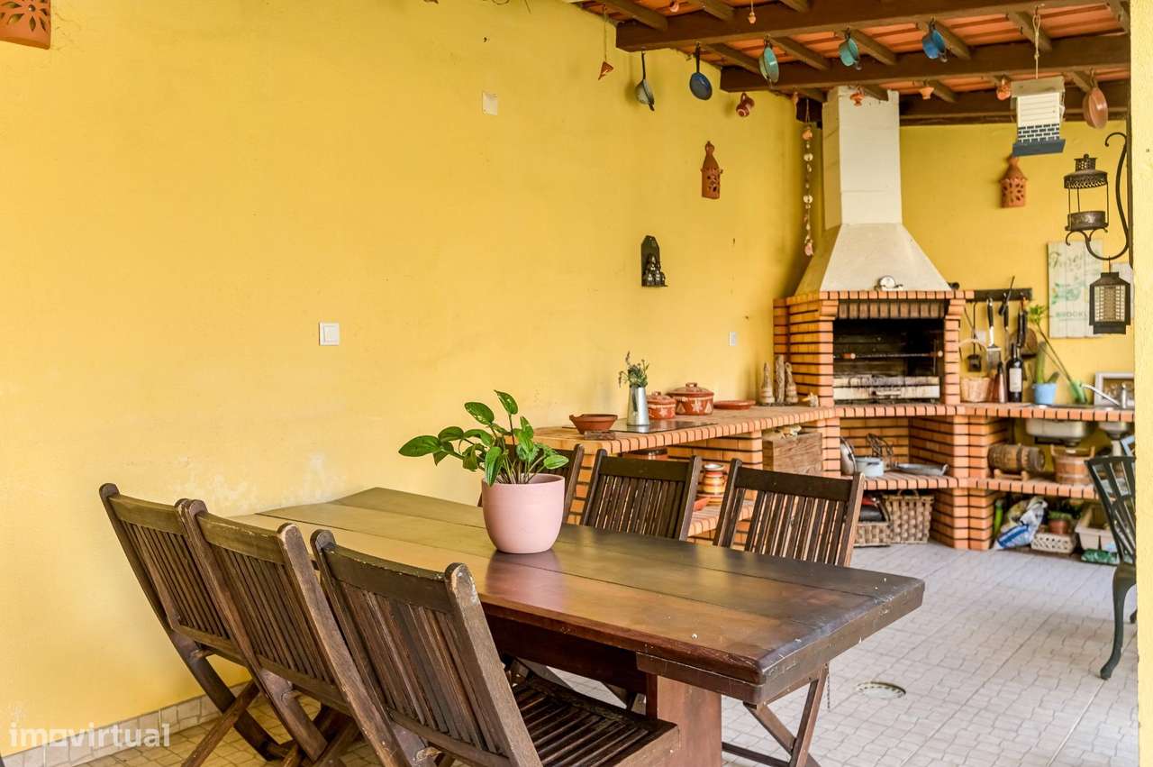 MORADIA ISOLADA T5 NA PÓVOA DE SANTA IRIA-7