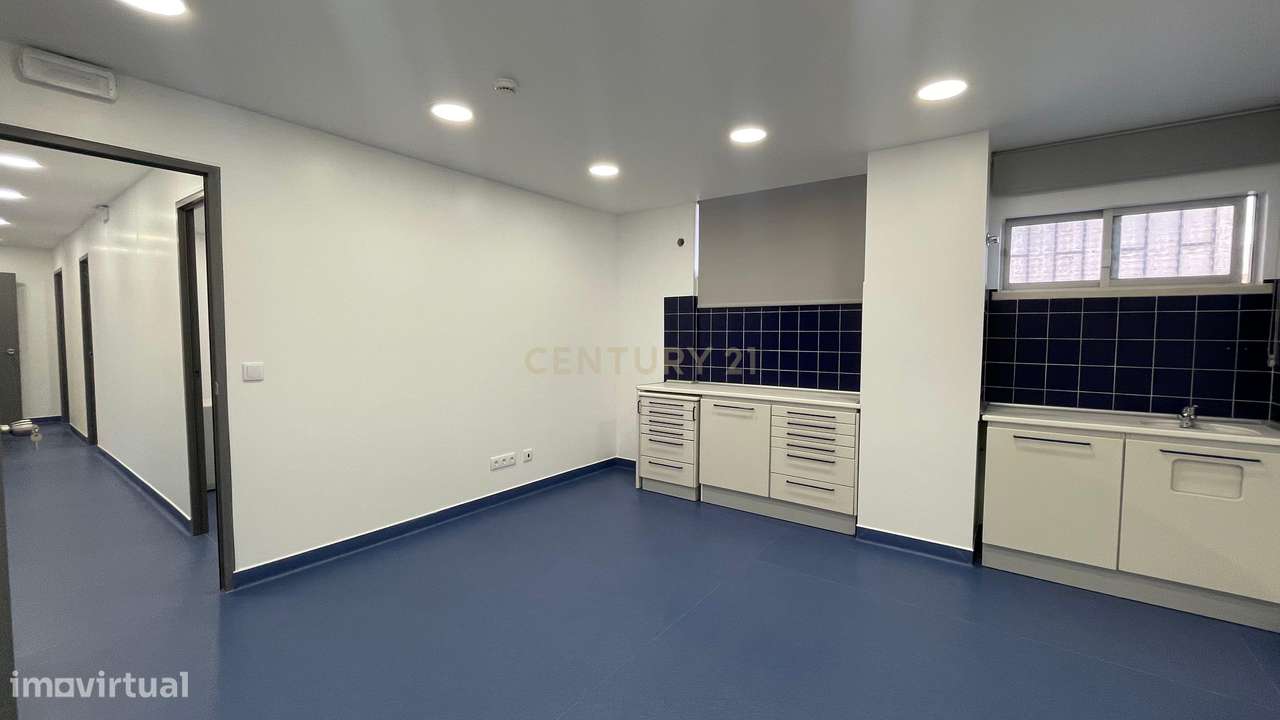 Espaço Comercial em Linda-a-Velha-22