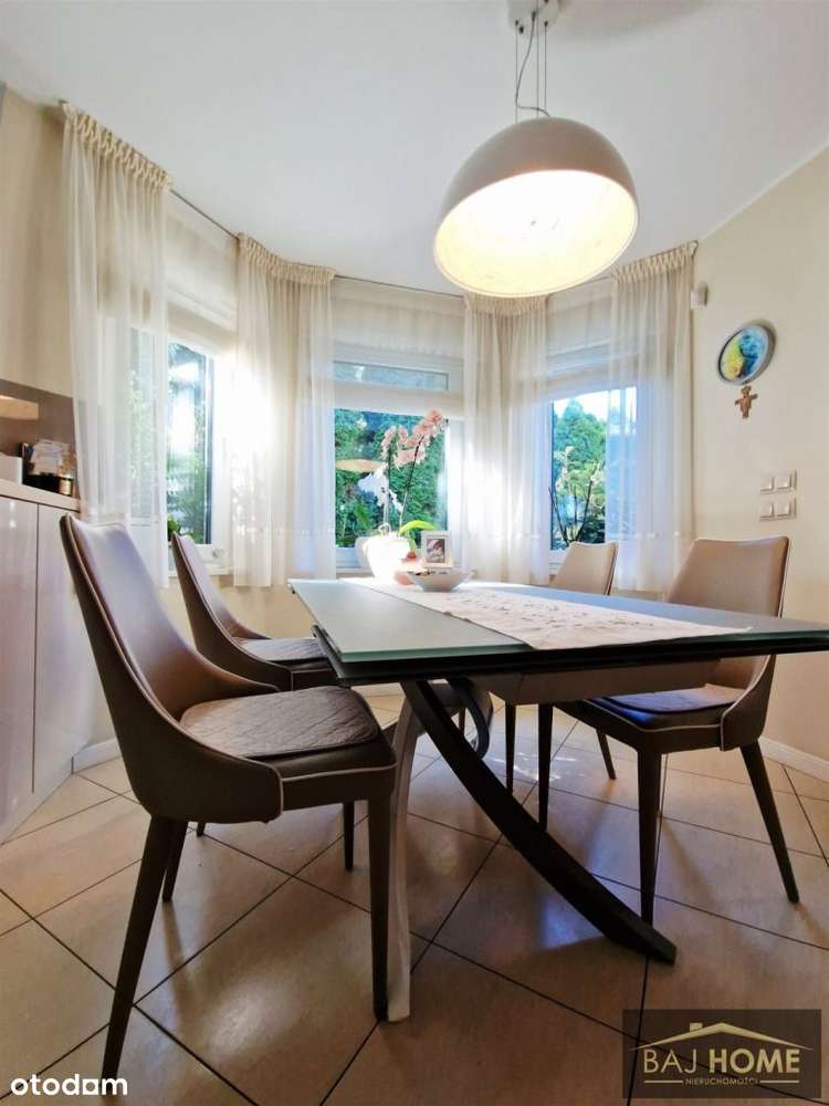 Wyjątkowa nieuchomość z domem w Mokrem k/G-dza-9