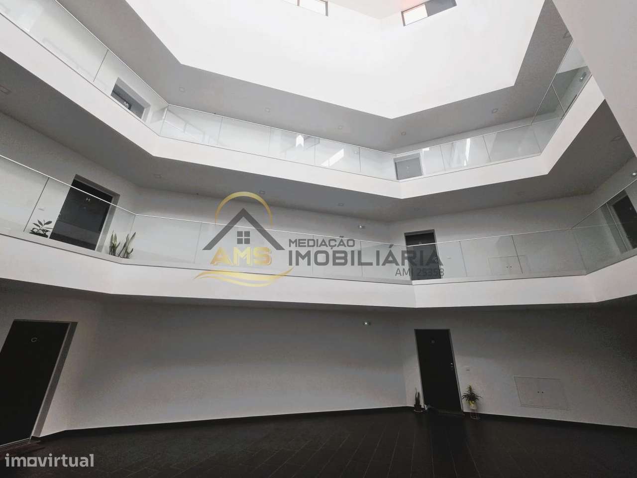 APARTAMENTO T3 COM TERRAÇO DE 186M²-40