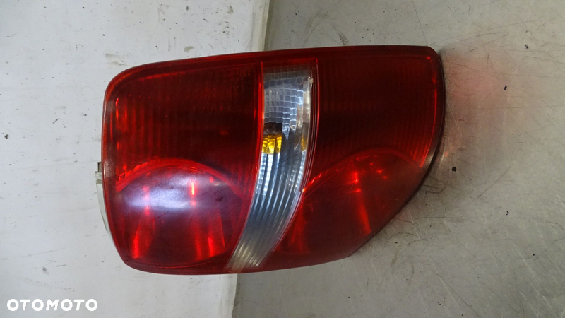 LAMPA PRAWA TYLNA VOLKSWAGEN TOURAN I 2.0 - 2