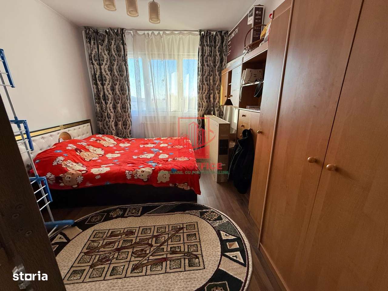 Ap 3 cam decomandat, mobilat– Podu Ros,  Palas-Centru-4