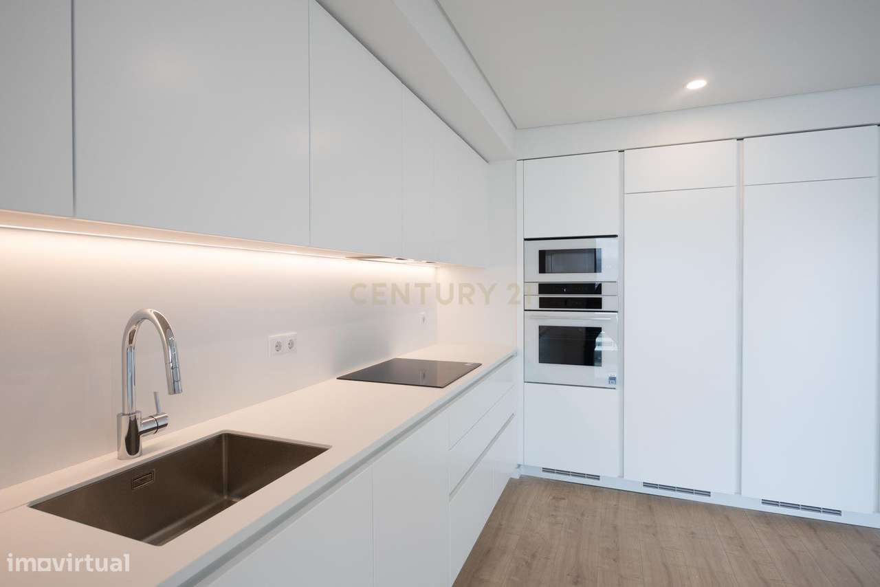 Apartamento T2 com estacionamento e piscina - Areeiro - Grande imagem: 4/17