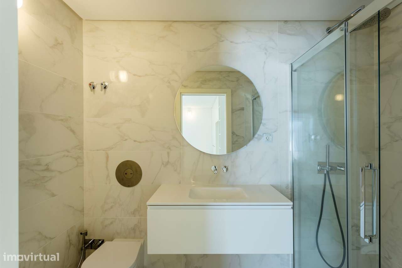 Moradia T6 com Piscina, Vista Mar e Terreno de 3.920 m² | Azoia, Sintr-54