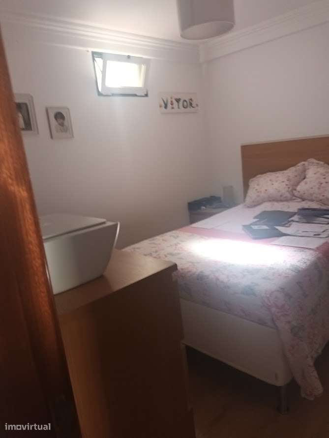 Vende-se Casa Térrea T1 Renovada de Novo-5