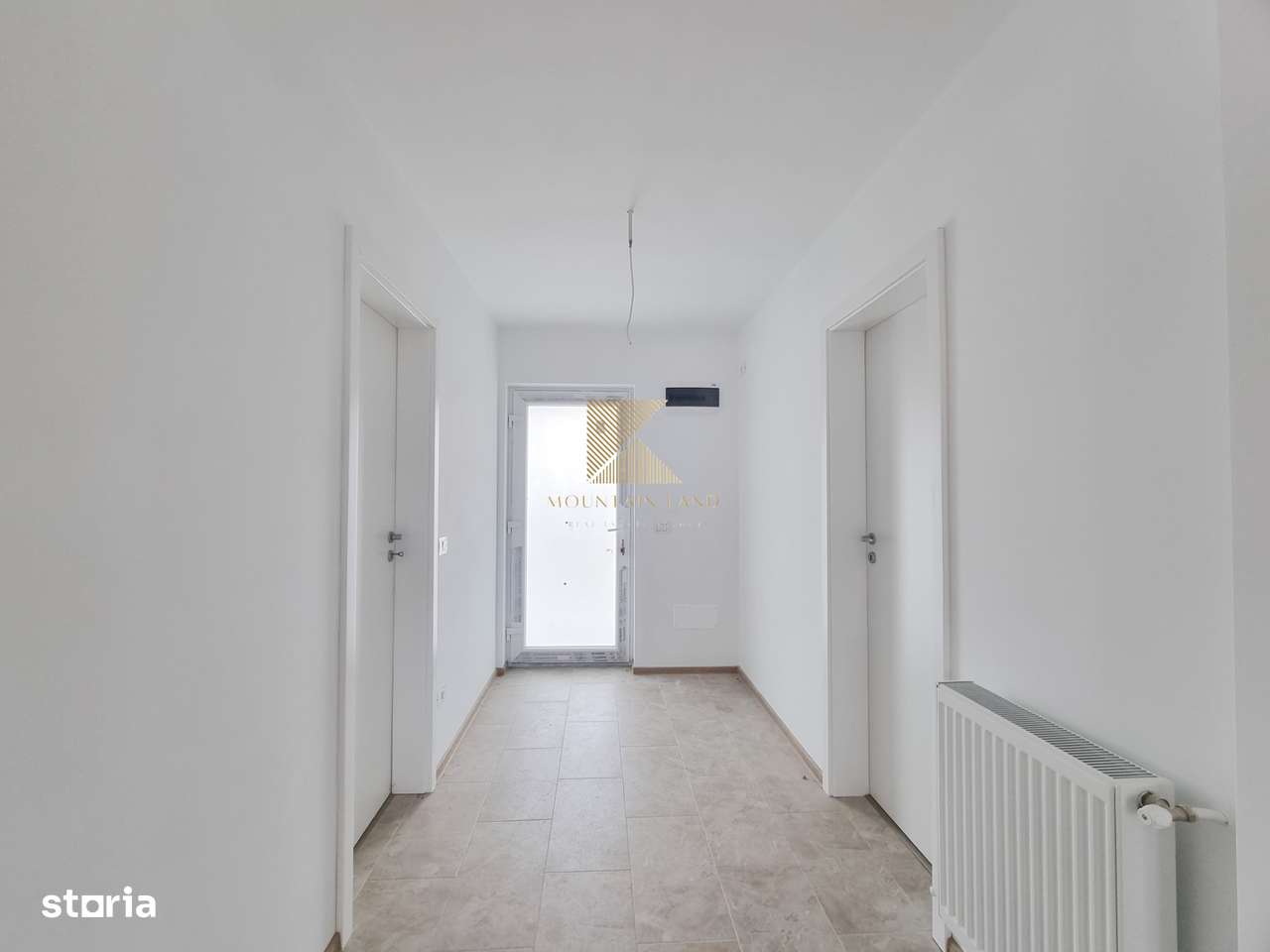 Casă însiruită cu 4 camere și curte proprie – Cartier Izvor, Str. Salc - Imagine principală: 5/20