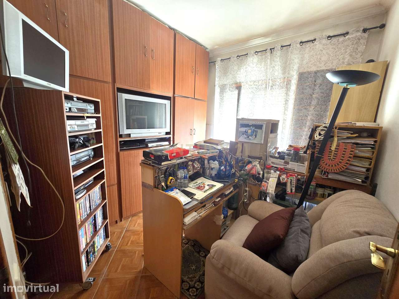 Apartamento T3 com varandas e arrecadação-13