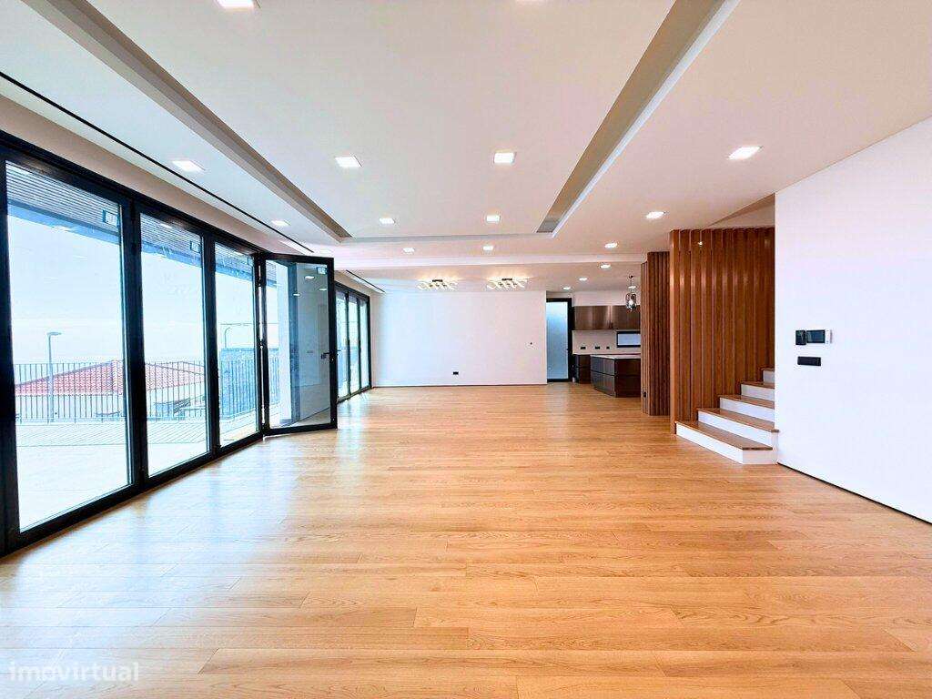 Moradia de Luxo com Vistas Panorâmicas no Funchal - Grande imagem: 5/26