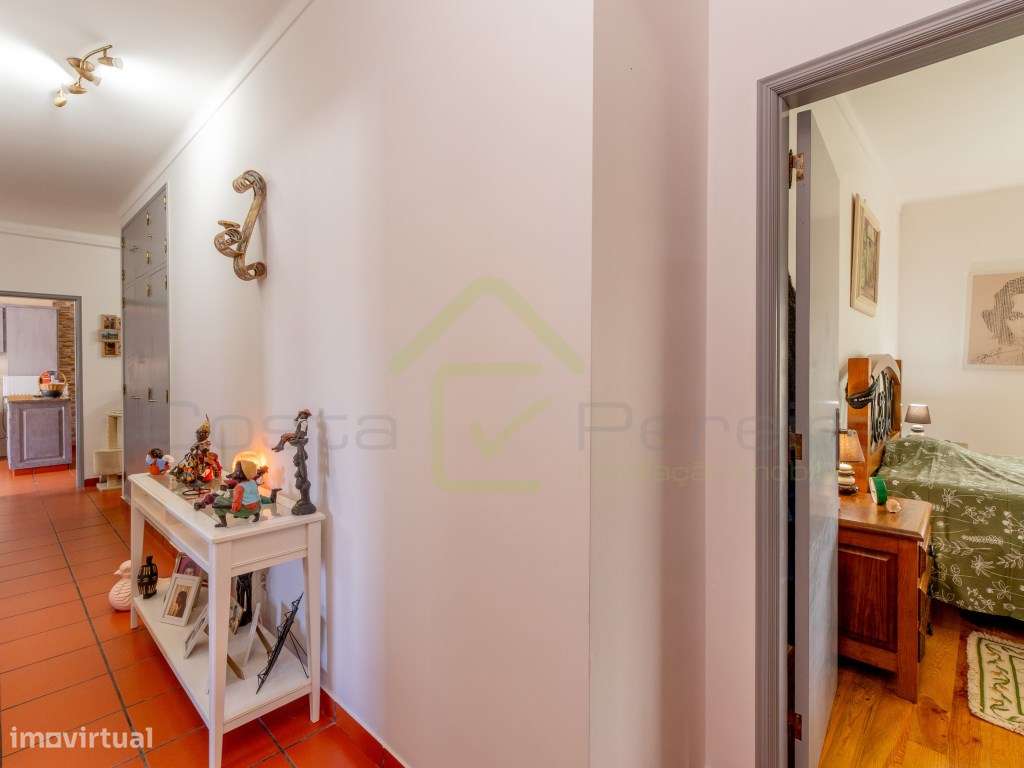 Quintinha com piscina inserida em terreno com 2950 m2-33