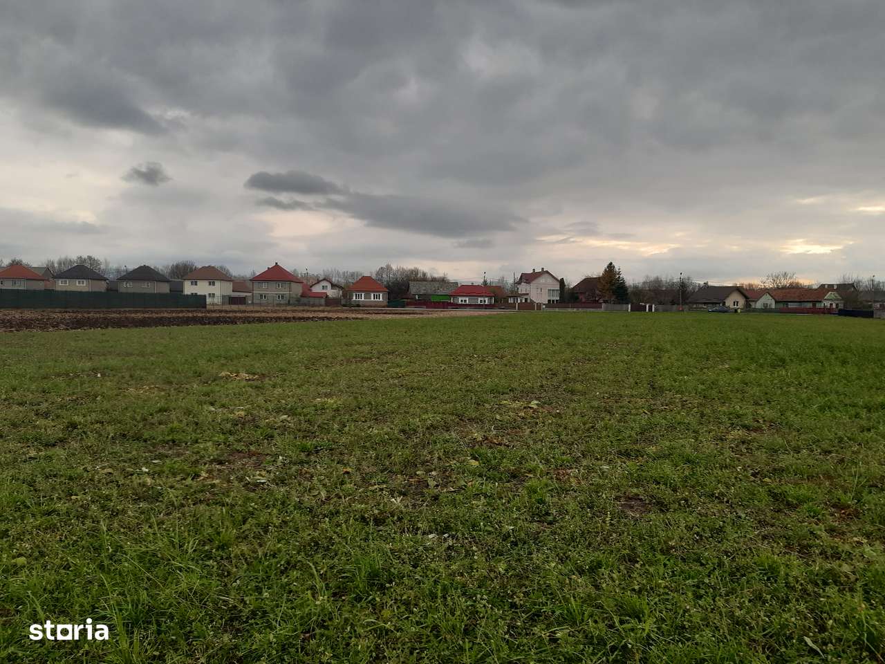 Vand teren intravilan construibil bine pozitionat in Lunca Calnicului - Imagine principală: 4/12