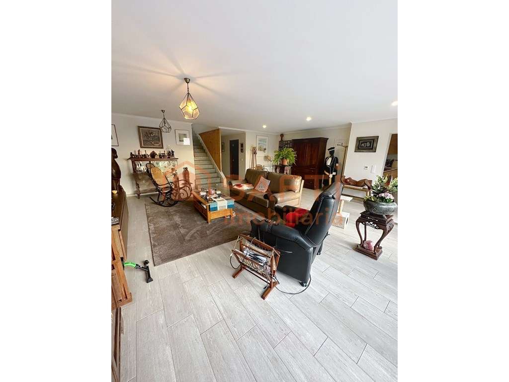 MORADIA T4 COM VISTA MAR EM SANTA CRUZ - Grande imagem: 5/19