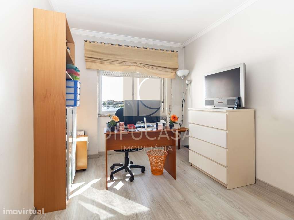R363 APARTAMENTO T3 muito bem localizado-23