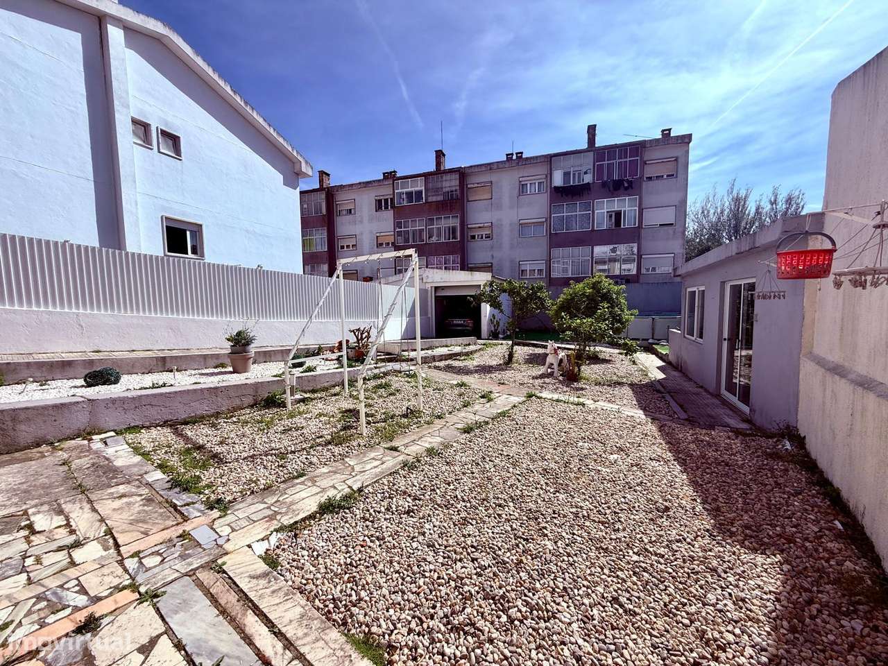 Moradia de 4 quartos, inserida num terreno com 367 m².-30