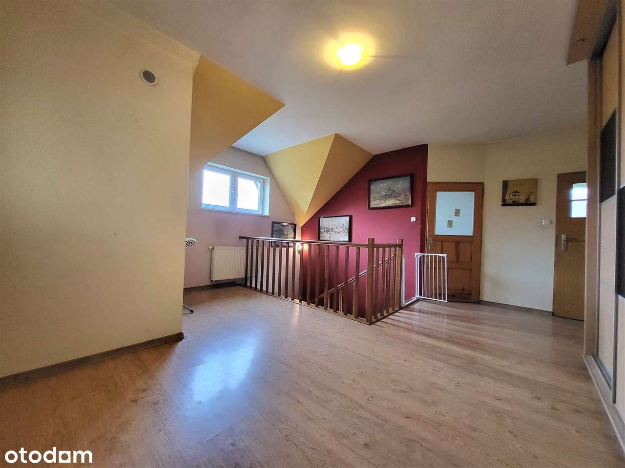 Dom  w doskonałej lokalizacji .-14