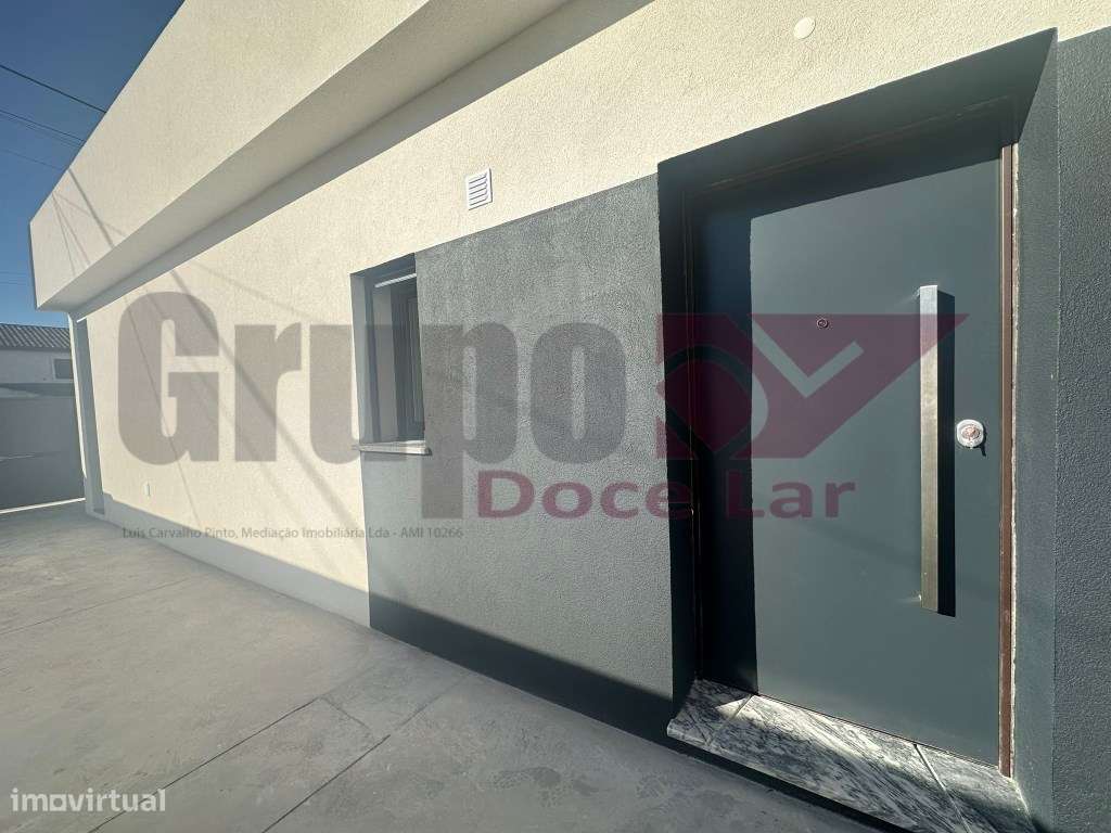 Moradia Isolada Térrea V4 em Construção - Quinta do Anjo-12