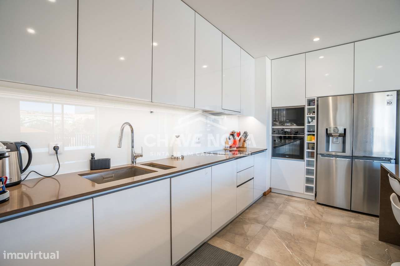 T3 Como Novo c/ Terraço e Garagem Box em Santa Maria da Feira - Grande imagem: 2/45