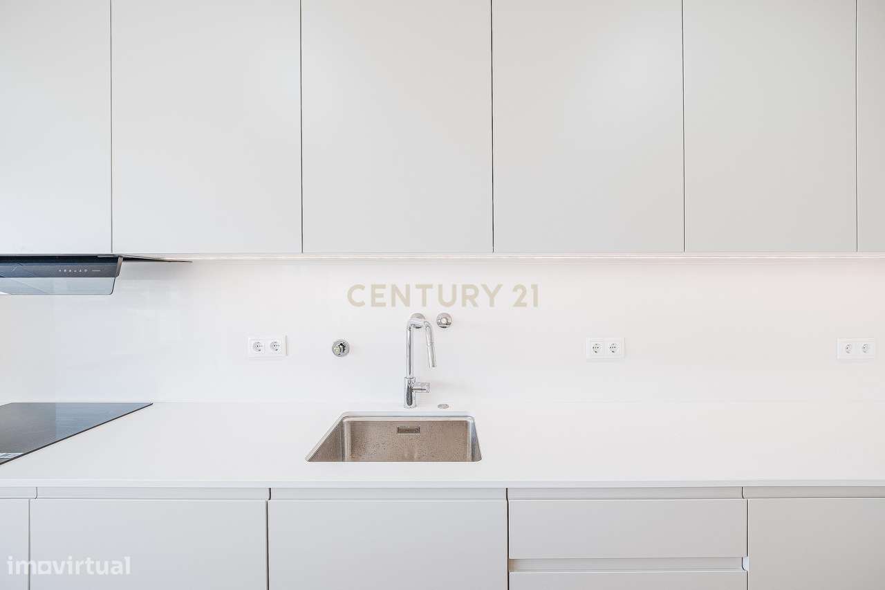 Moradia T4+1 Contemporânea com Piscina-14