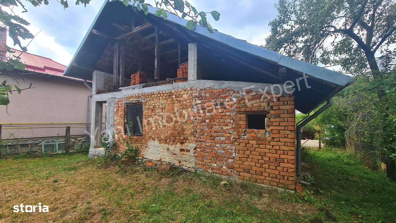 Casă bătrânească + 1462 mp teren de vânzare în Curtea de Argeș. - Imagine principală: 5/16