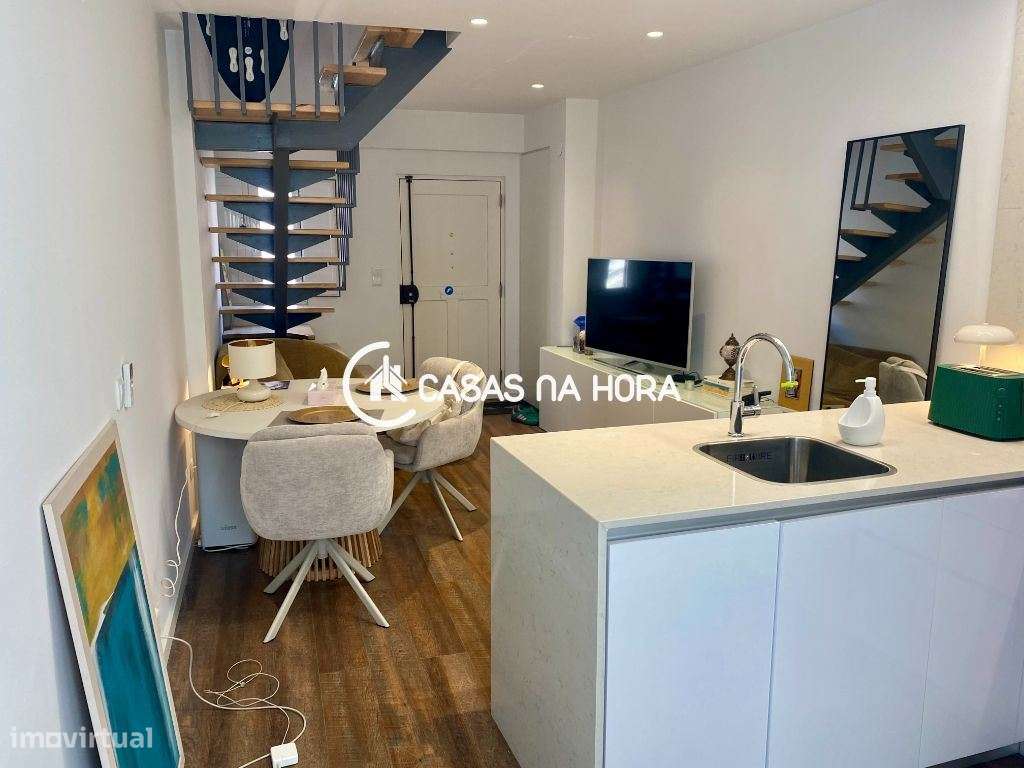 Moradia Triplex T2 em Almada na Rua Capitão Leitão-5