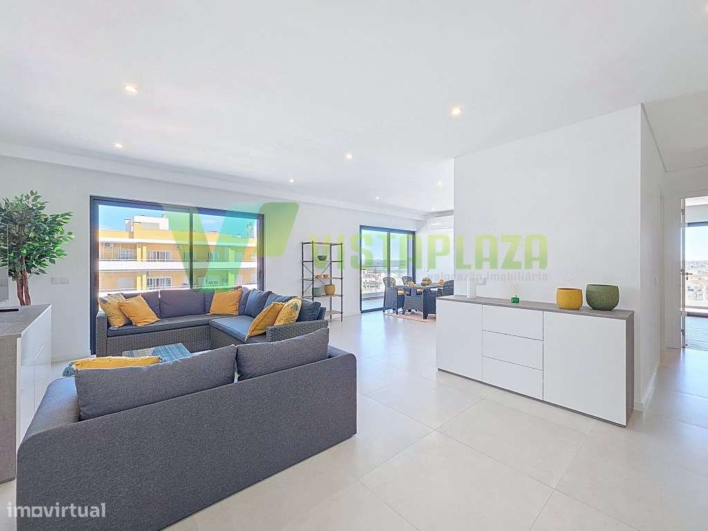 Apartamento Duplex com Terraço e Vista Panorâmica, piscina e garage...-6