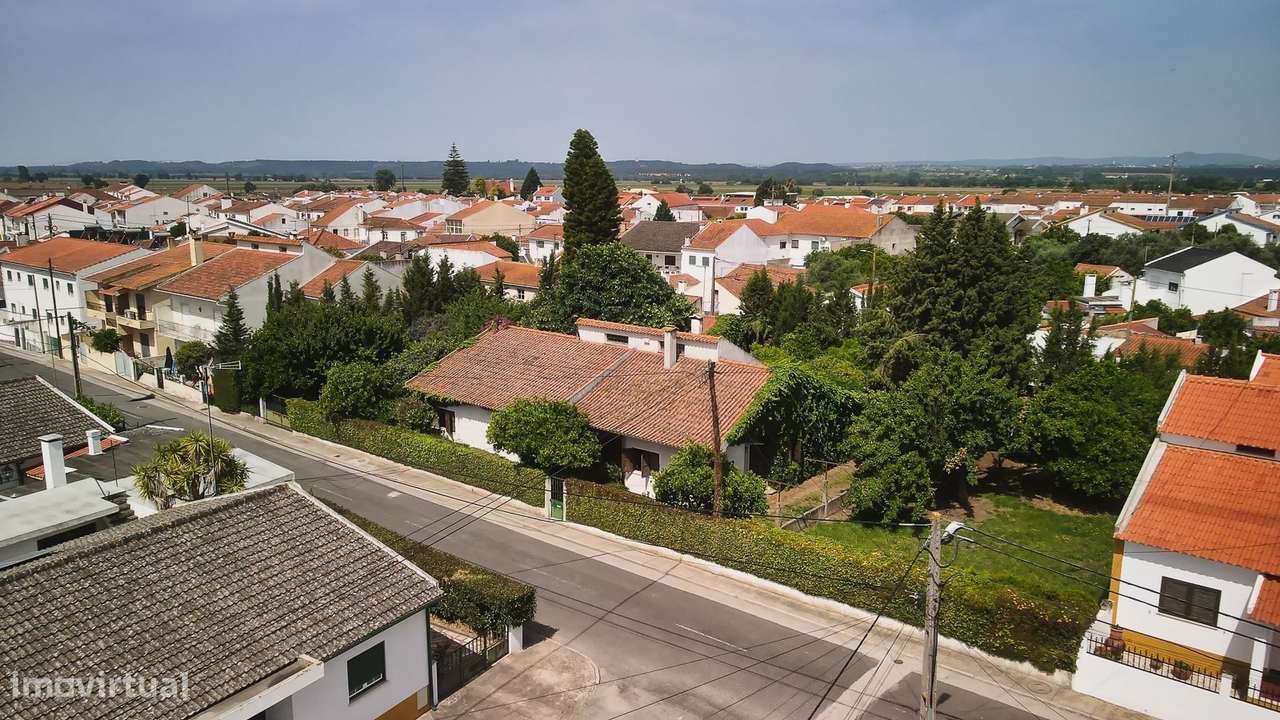 Moradia T4 com Jardim e Vista de Campo na Golegã-45