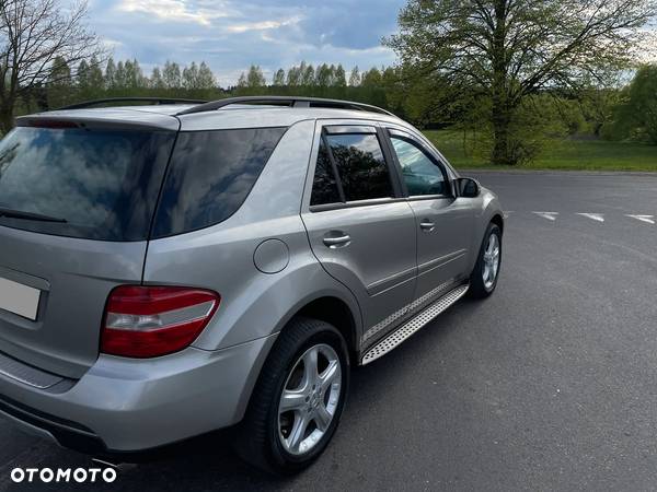 Mercedes-Benz ML 500 4-Matic - 23