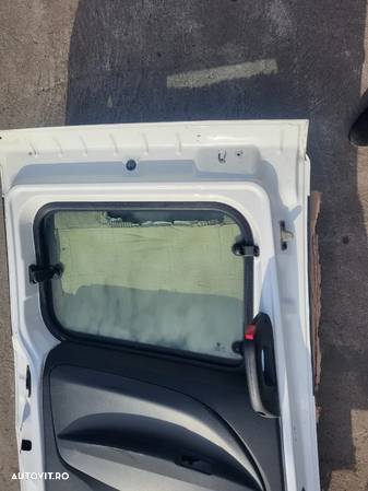 Vindem usa stanga culisanta  laterala complecta  pentru Fiat Doblo 2014 - 3