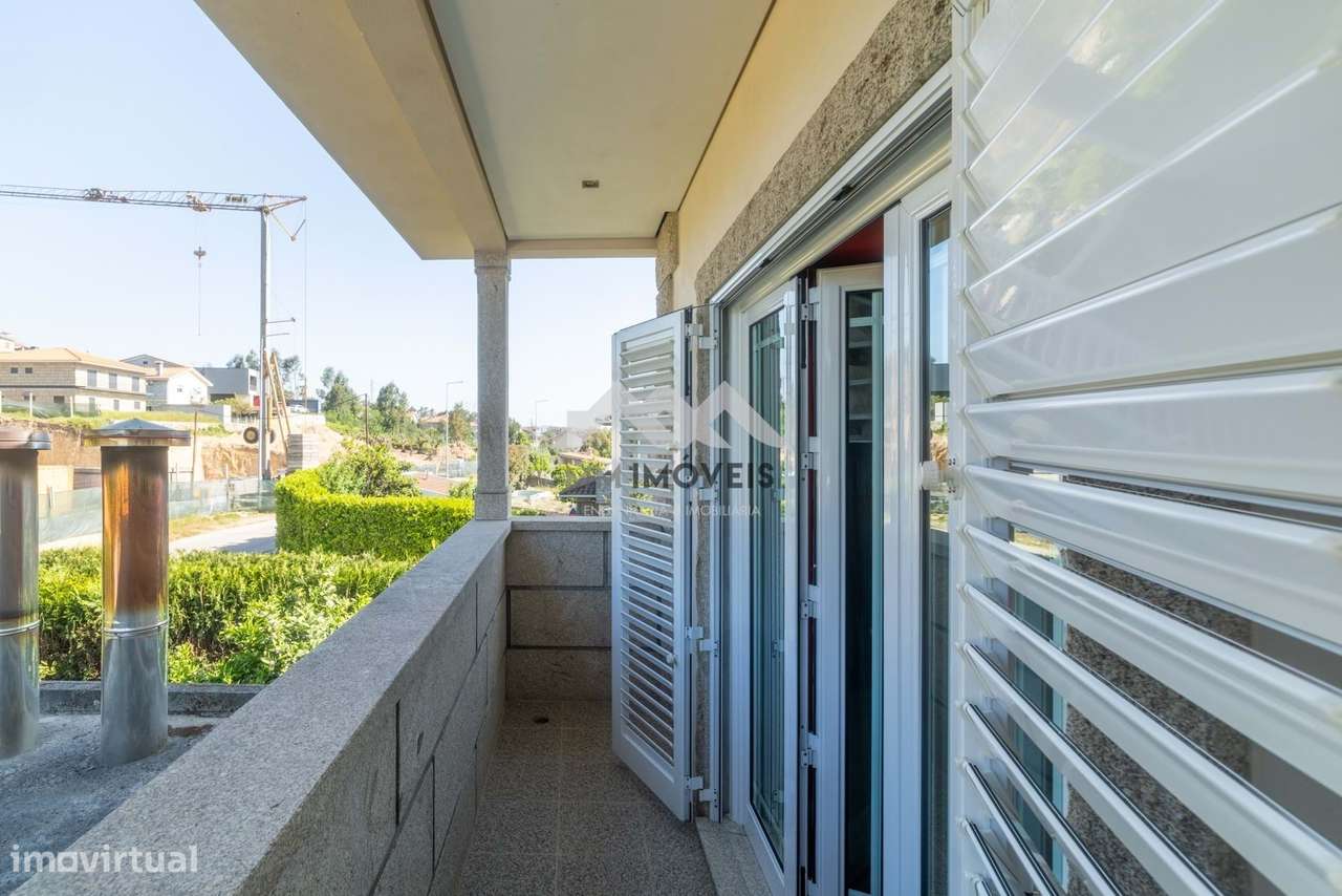 Moradia T4 | Piscina | Jardim | 4 frentes | Praia Fluvial-54