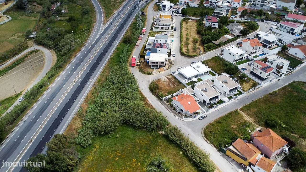 Terreno de Gaveto na Caparica | Oportunidade Exclusiva-9