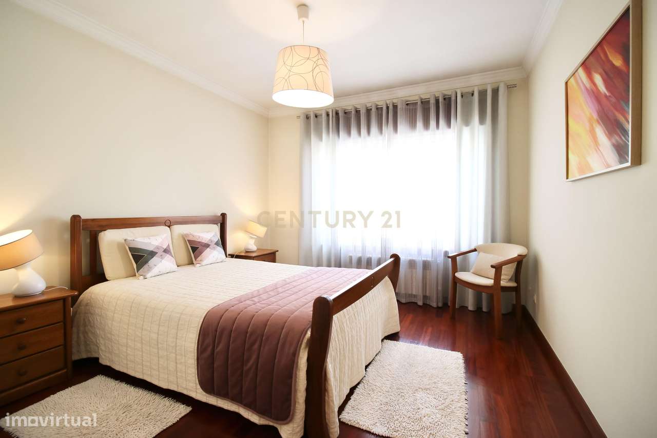 Elegância e Exclusividade no Bairro das Artes T3 Remodelado | Rua Migu-17