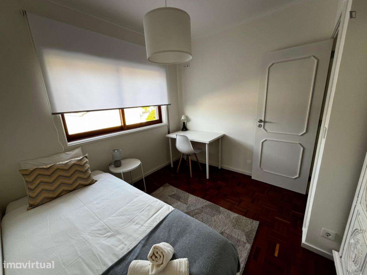 Quarto - localizado em Custóias Porto - Grande imagem: 5/23