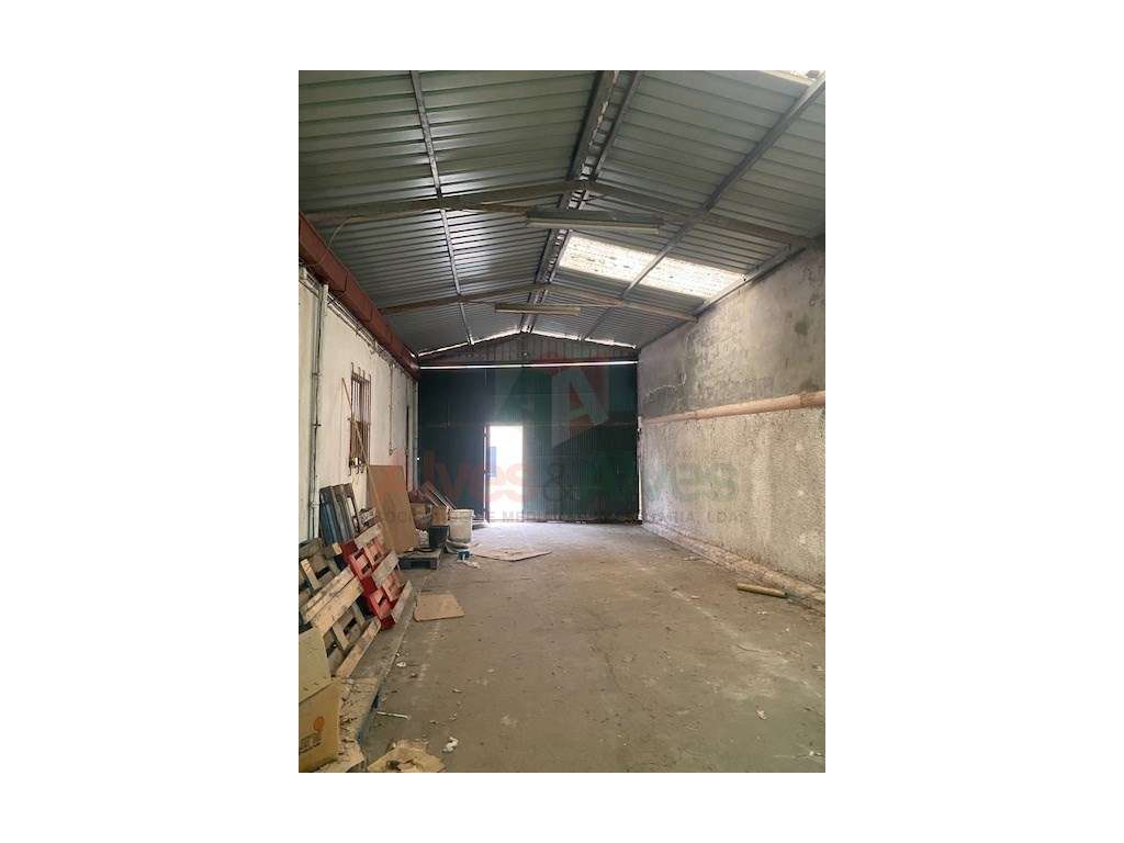 Armazém com 384 m2 em Gemunde Maia - para VENDA - Grande imagem: 4/5