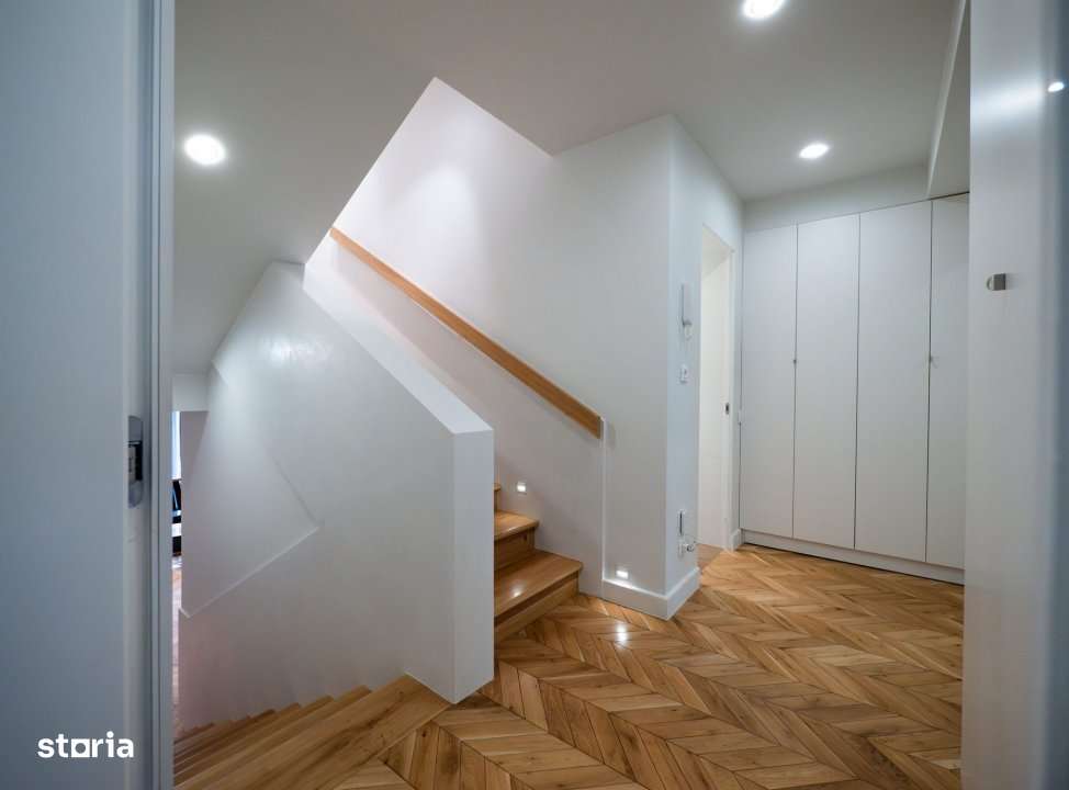 Triplex de Lux de vanzare - Imagine principală: 2/19