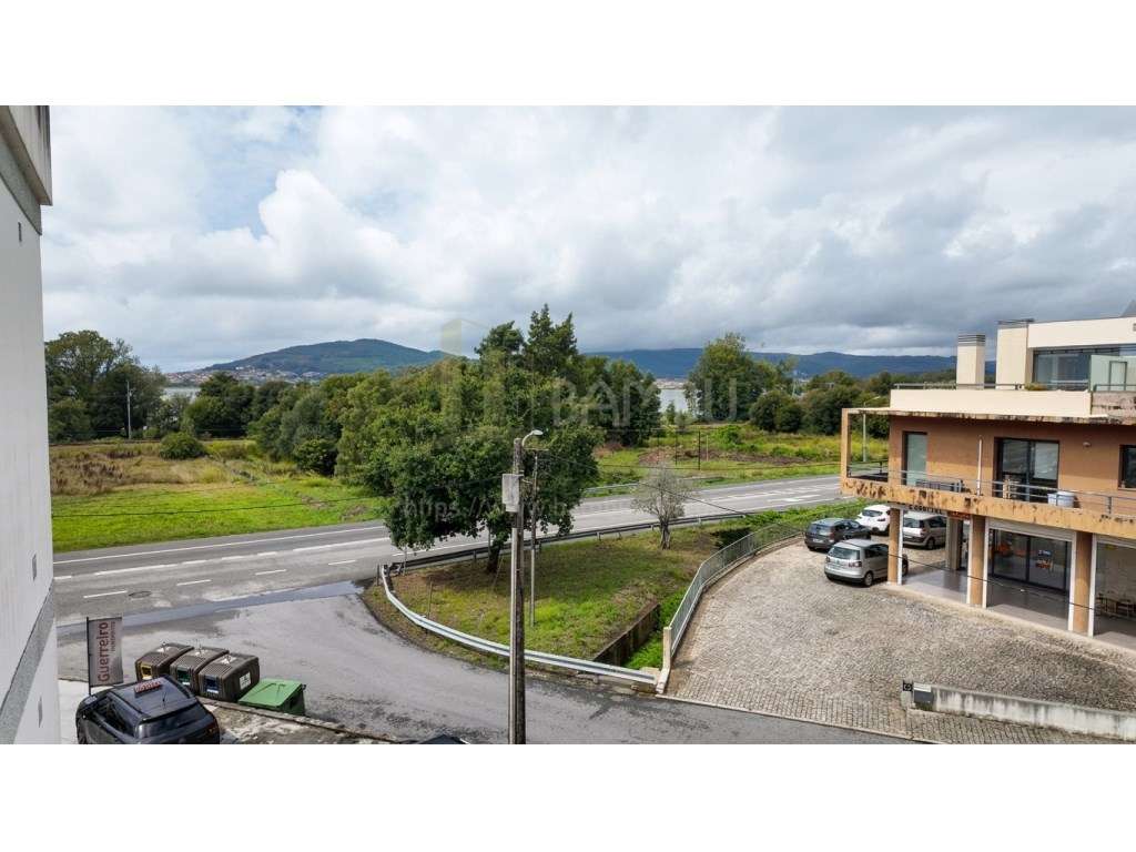 Seixas: T2 remodelado com vistas rio-10