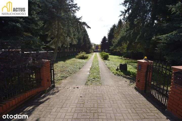 Dom Dz. 19 ar, Komis-warsztat sam.-3