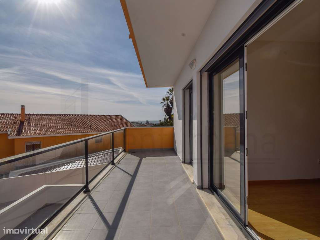 FANTÁSTICO T3 COM TERRAÇO E VISTA DESLUMBRANTE NA PAREDE - CASCAIS-13