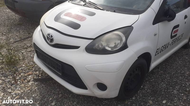 Fata completa  Toyota Aygo - 2