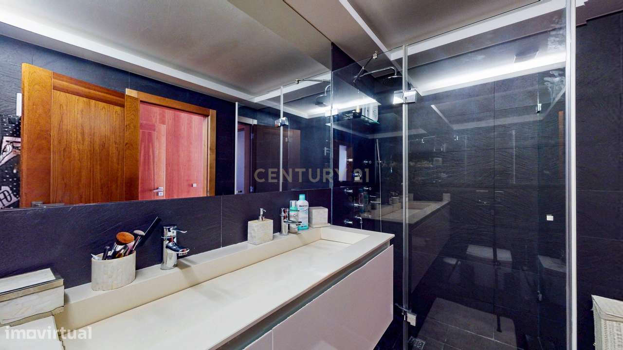 Apartamento T4 no Infantado de excelência, conforto e vista sobre a le-24