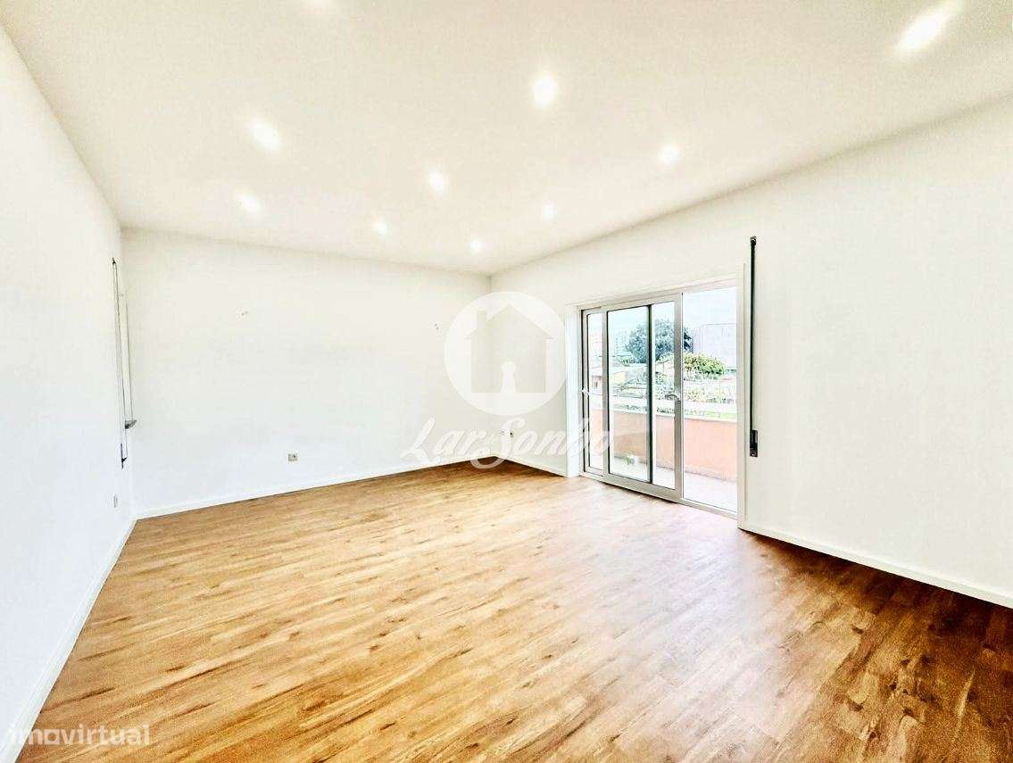 Apartamento T3, totalmente renovado, com Box, Águas Santas, Maia - Grande imagem: 4/22