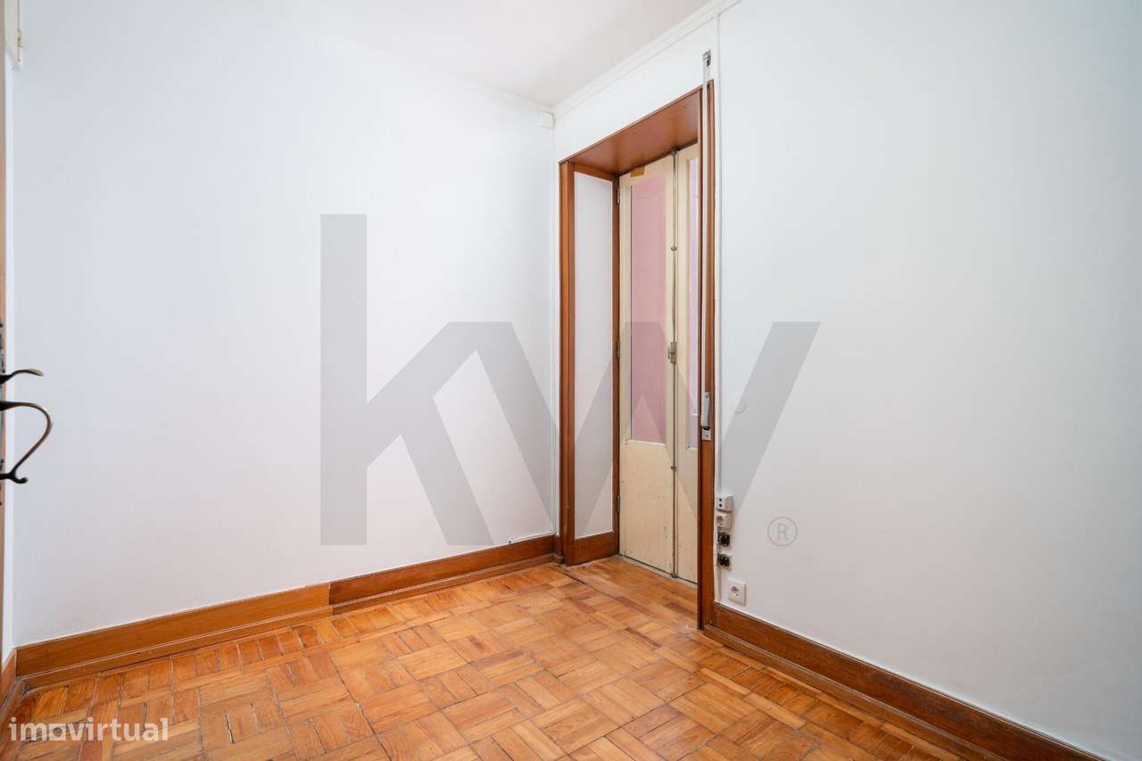 2 Apartamentos T8 + Piso Independente | 3 Garagens | Coimbra-23