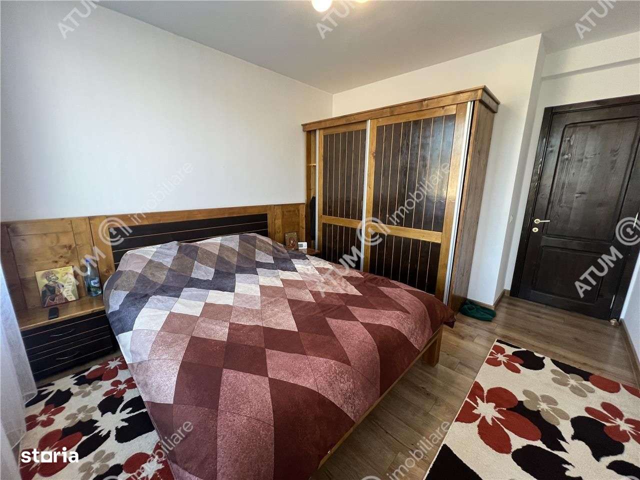 Casa cu 4 camere 2 bai si curte proprie in zona Arhitectilor-3