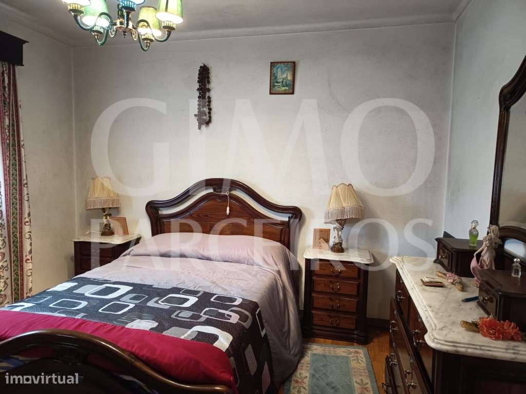 Moradia T3+Loja+Armazém-5