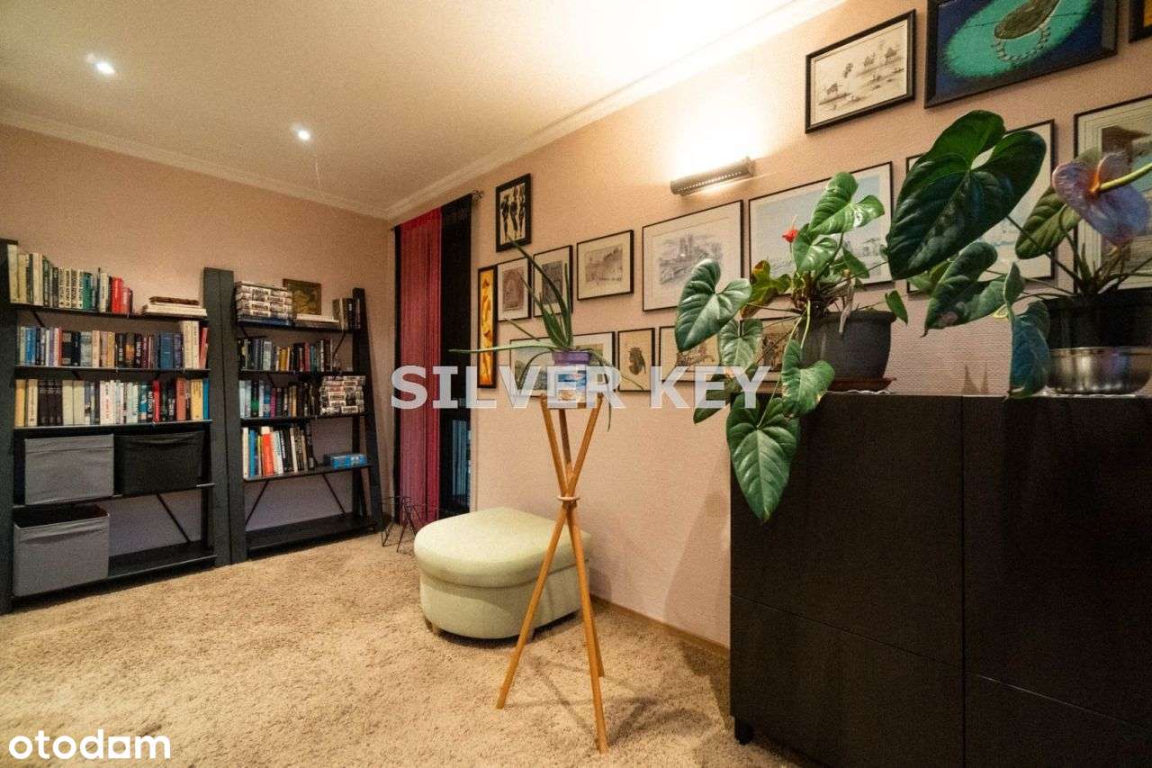 Wyjątkowy Dom z Dodatkowym Budynkiem Usługowym-6