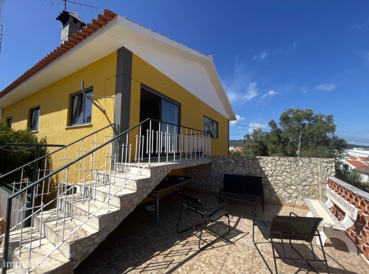 OPORTUNIDADE ÚNICA! Moradia T4 com Suite e Vista Desafogada .-16