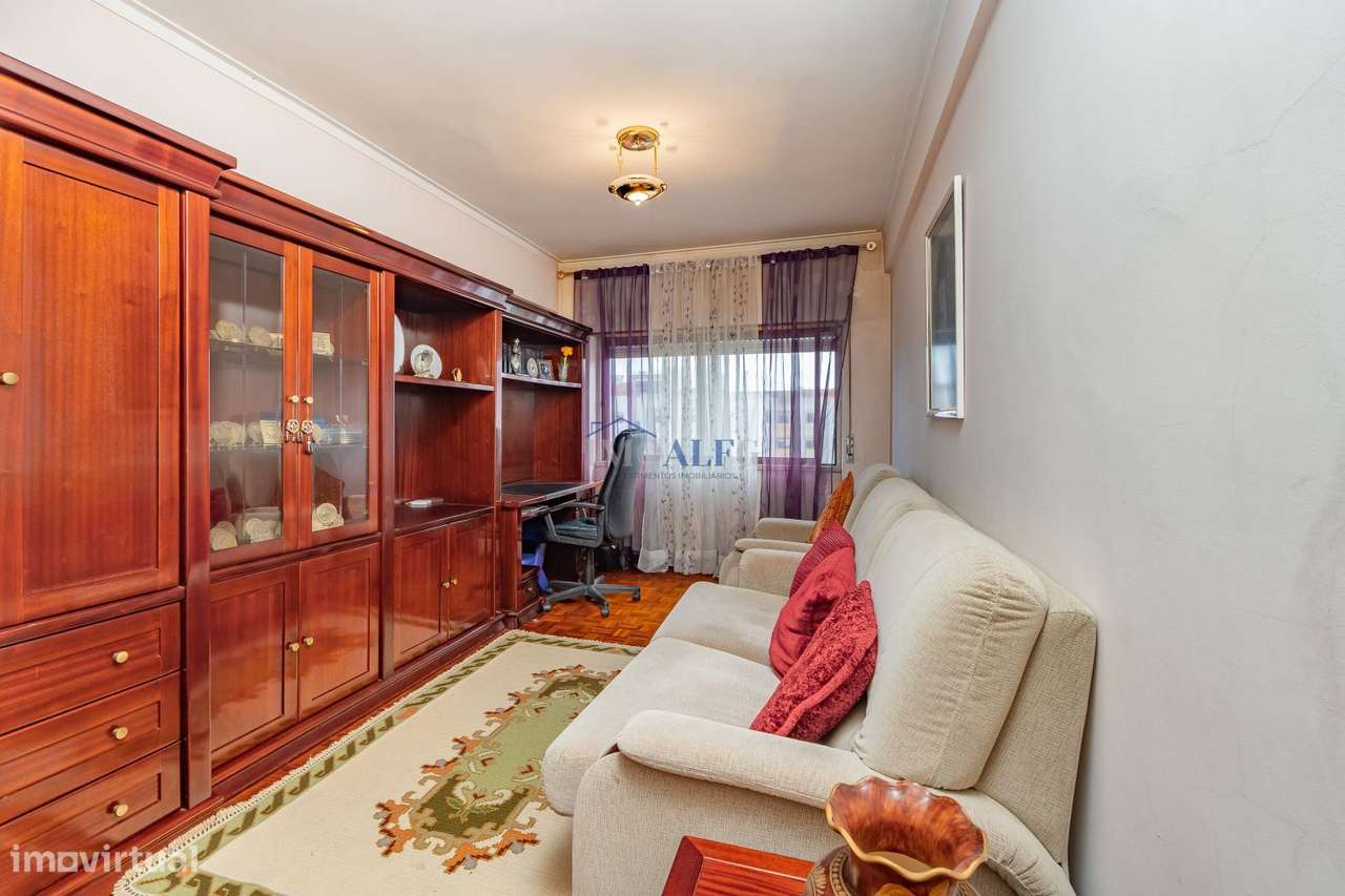 Apartamento T3 em Massamá, junto ao Shopping Center-24