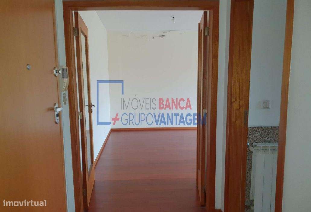 APARTAMENTO T3 - OLIVEIRA DO DOURO - Grande imagem: 2/19